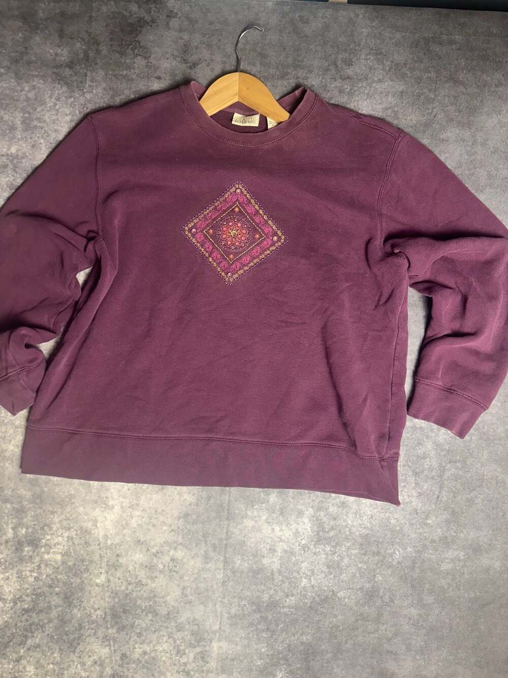 Classic Elements Vintage Purple Crewneck Sweatshirt with Diamond Embroidered Gra